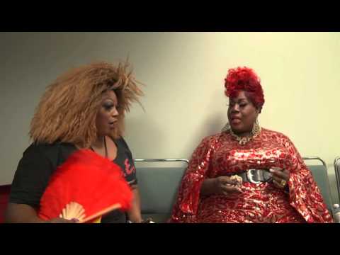 Latrice Royale & Lady Red Couture Green Room Kiki at Rupaul's DragCon 2016 | Hey Qween