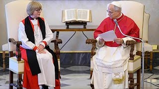 El Papa y la arzobispa de Canterbury se reúnen por primera vez en 60 años y lanzan un mensaje de paz