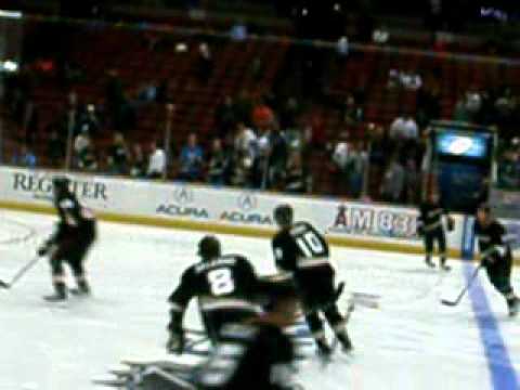 Phoenix Coyotes Vs Anaheim Ducks October 17 2010 (2)