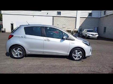Toyota Yaris Hybrid Luxury 4DR Auto Low KMS - Image 2
