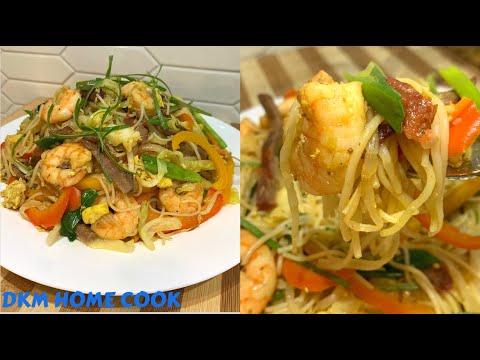 How To Make Singapore Style Stir-Fried Noodles With BBQ Pork & Shrimps In Less Than 25 Minutes