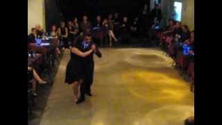 Facundo de la Cruz y Paola Sanz - Vals Pobre Flor (A. De Angelis) MILONGA "Porteño y Bailarin"