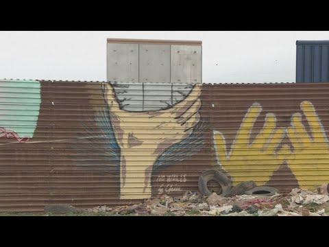 Contemplating the wall: Trump inspects prototypes in California