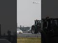 Politie heeft handen vol aan protesterende boeren die met hun trekker over snelweg rijden | RTV Oost