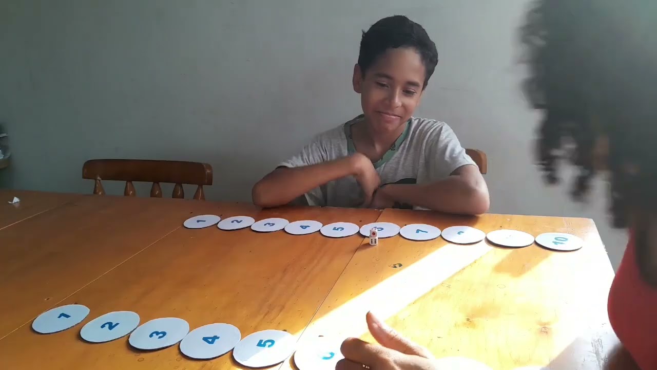 JOGO PEDAGÓGICO PARA APRENDER MATEMÁTICA.