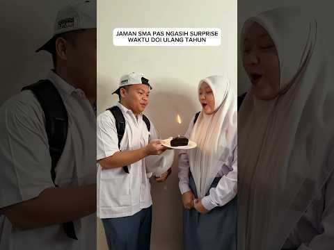 Langsung jadi pusat perhatian satu kelas 🤣