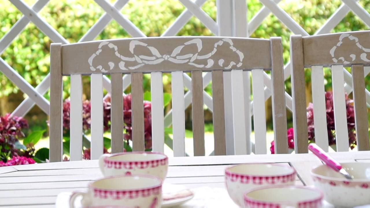 Tavolo, sedie e grigliati da giardino Shabby Chic
