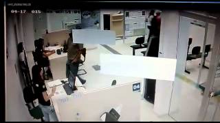 preview picture of video 'Agência bancária assaltada em Porto Firme'