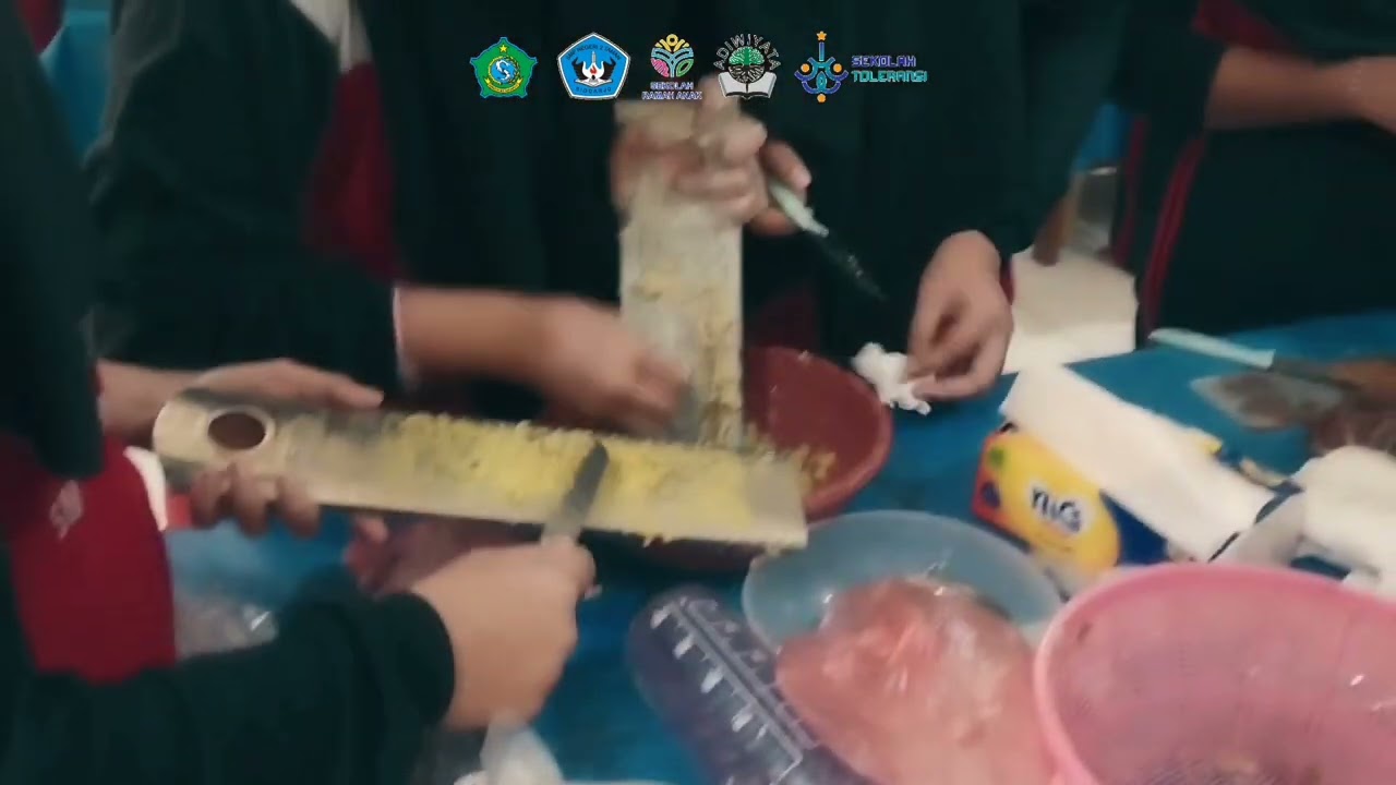 Saresehan Pengolahan Minuman Herbal Projek 3 P5 Kewirausahaan "MaKin HeBat" SMPN 2 Taman