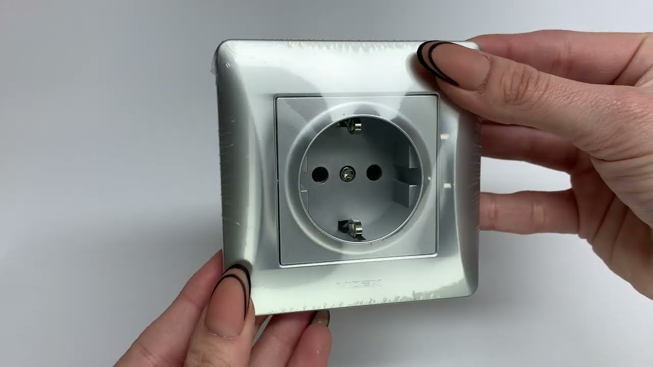 Розетка одинарная с/з VIDEX Binera серебряный шёлк (VF-BNSK1G-SS)