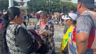 Maestros dirigidos por Joviel Acevedo ya se colocan en protesta en el parque central