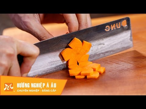 , title : '5 cách cắt tỉa cà rốt đơn giản trang trí món ăn | Học cắt tỉa cà rốt'