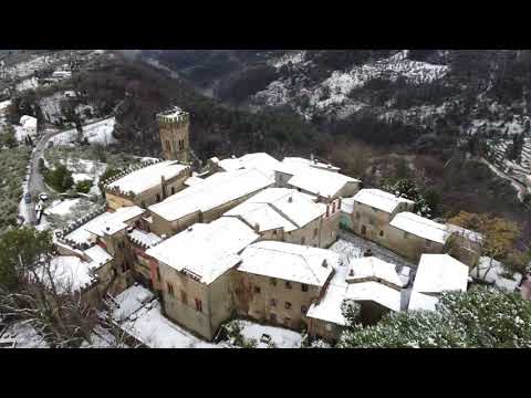 COZZILE, IL FASCINO DEL BORGO IMMERSO NELLA NEVE