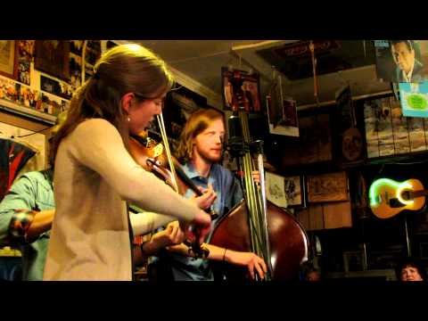 LIVE FROM THE COOK SHACK - THE STRAY BIRDS - "St. Anne's Reel"