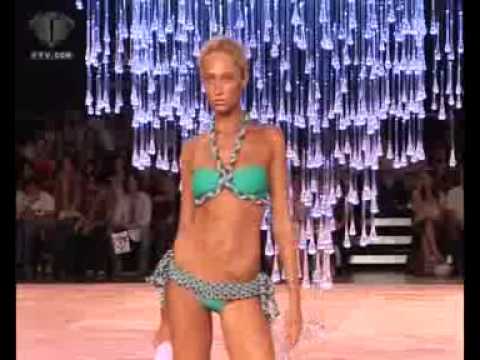 fashiontv | FTV.com - ROSA CHA SUMMER 2006