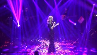 Νατάσα Θεοδωρίδου - Δεν ξέρω πόσο σ' αγαπώ || Live @ Φωταέριο