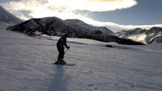 preview picture of video 'Первый раз Руис на лыжах Чункурчак в Кыргызстане 2014 01 11'