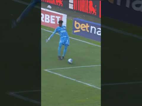 WHEN THE STRIKER IS A FRIEND OF THE GOALKEEPER