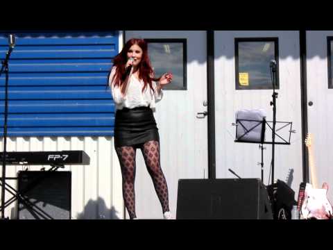 Minnah Karlsson - Hey (Edaträffen 110730)