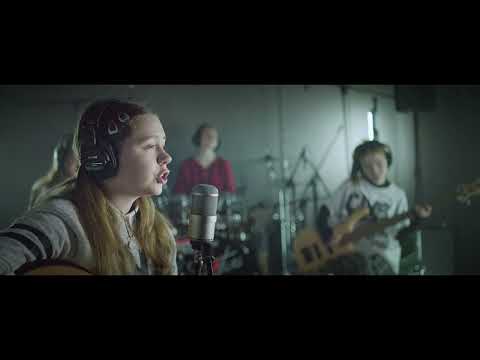 The Sixsters - Біжи з Вовками  (official video 2023)