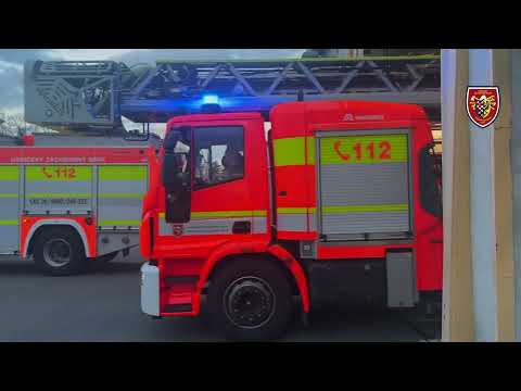 5.4.2023 Dvojice Tater 815 a automobilový žebřík Magirus vyjíždí ze stanice Frýdek-Místek | HZS MSK