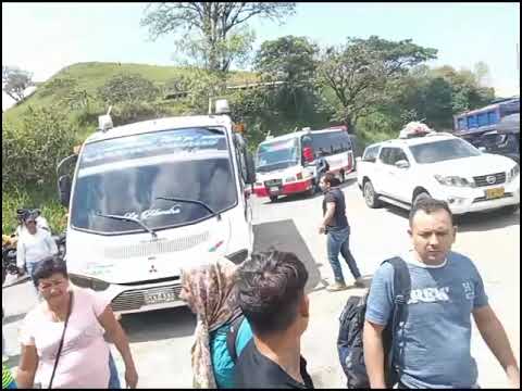 Bloqueada la vía Panamericana en el municipio de Rosas Cauca.