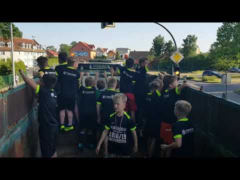 Meisterfeier E1 - Traktorkorso durch Angermünde Pt. 1