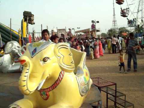LAKSHMI PRIYA PLAYING IN TRADE FAIR AND BEACH ON 26 05 10