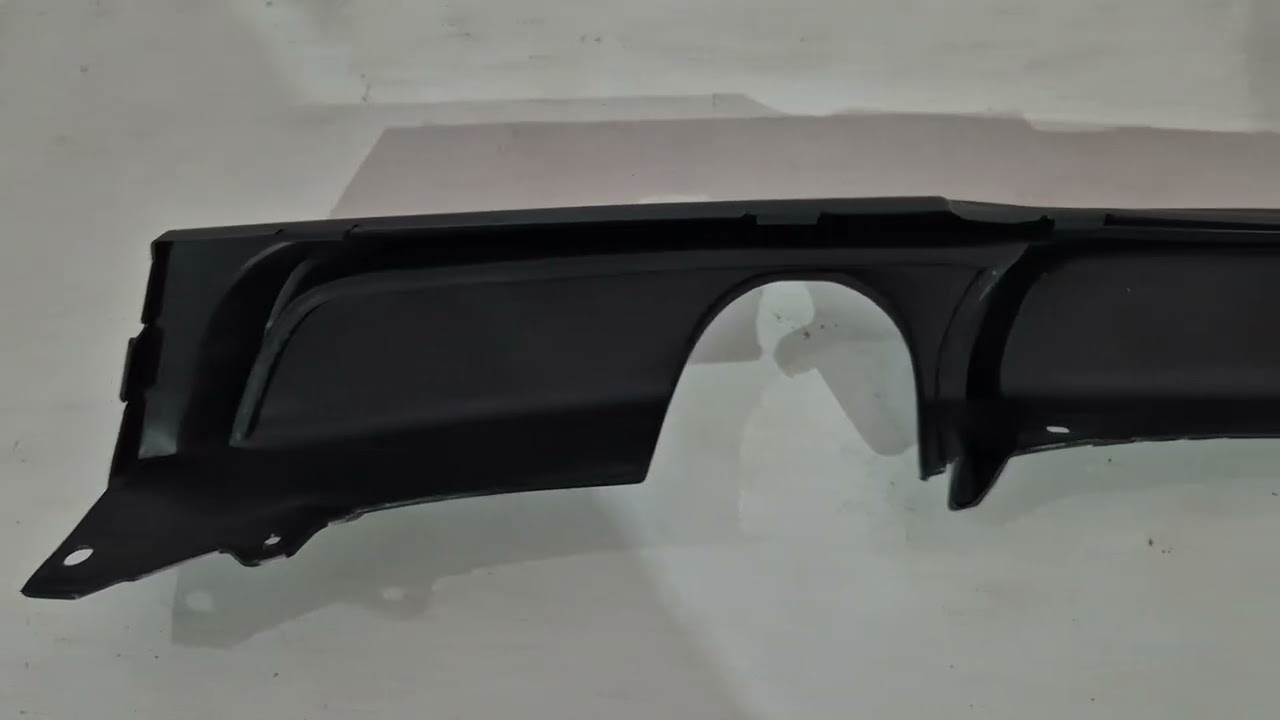 Задний диффузор DPT V-4 (для M Performance, Черный Глянец) Video 1