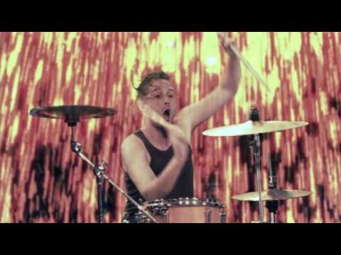 M A N T I - Closer To Me (Official Video)