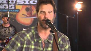 Deryl Dodd performs &quot;Things Are Fixin To Get Real Good&quot; on the Texas Music Scene