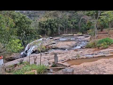 Cachoeira grande no município de Canaã mg