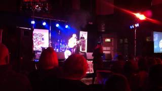 Ellie James at Live and Unsigned