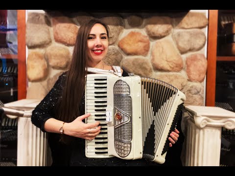 5921 - Cream Castle Piano Accordion LM 41 120 $799