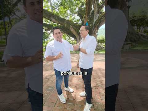 Visité la ceiba de El Palmar en Santander, me contaron que abrazarla trae beneficios… 😂🍼#Santander