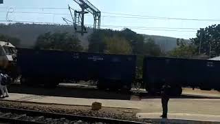 preview picture of video 'WDG4 UBL+WDG4 UBL Mango Liveried with BOXHNL rake was departing Dhone when 77282 was arriving'