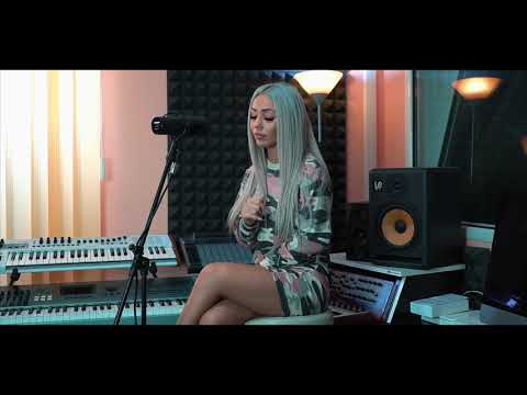 Ariana Grande - God Is A Woman (Acoustic Cover by LAURA TOADER)