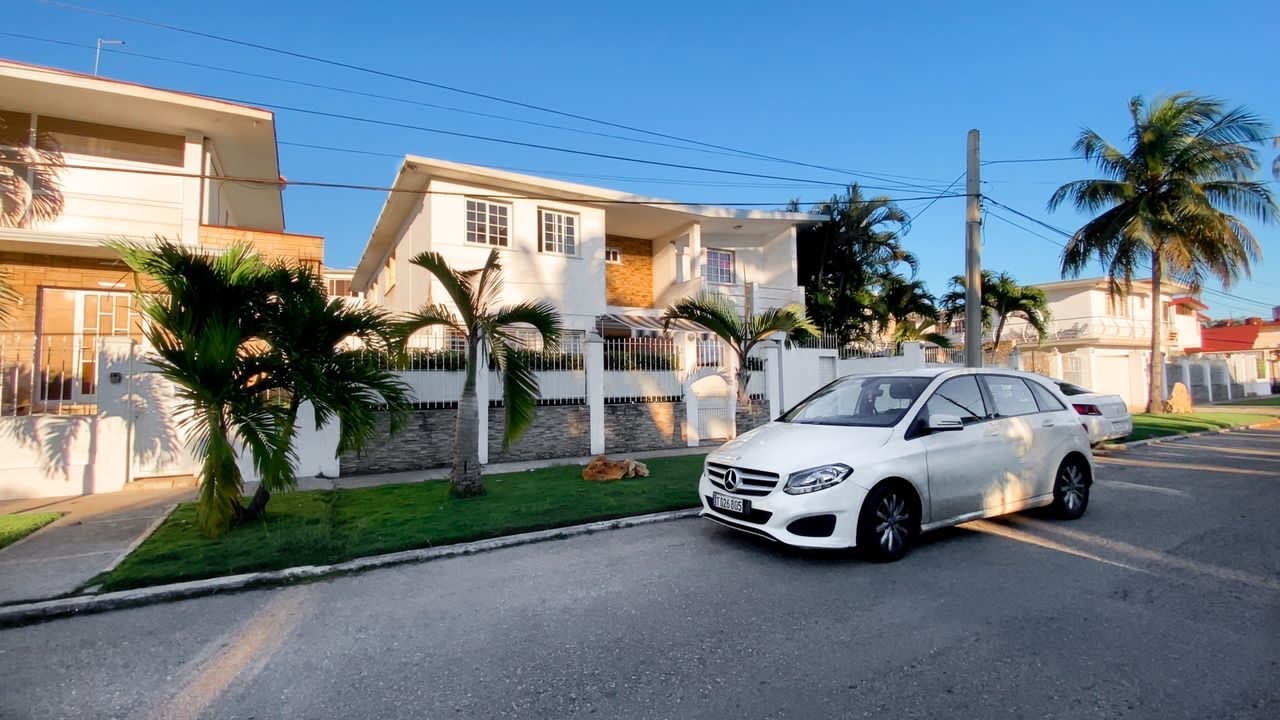 Como viven los RICOS en La Habana Cuba 🇨🇺 ¡LA REALIDAD! - @yoliene