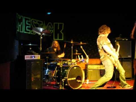 Universal Choke Sign covering Pantera's Goddamn Electric at Dimestock  2010