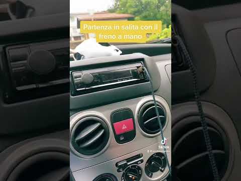 Partenza in salita con il freno a mano