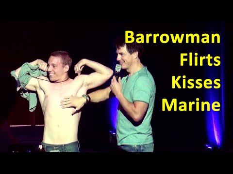 John Barrowman Flirts w/ Marine a touch, kiss, tussle? @ Phoenix Comicon