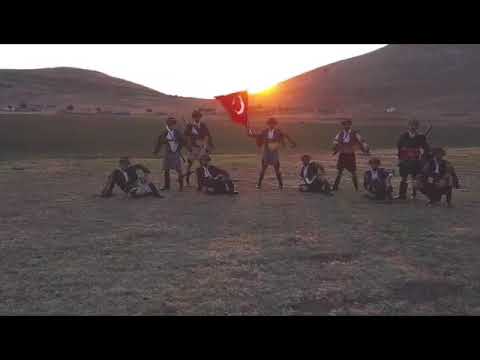 ("Yiğitlik serde gizlidir, efelik efendiliktir...")