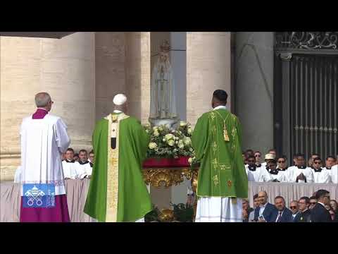 POPE LEO XIV Incenses Our Lady Of Fatima from Portugal at Ave Maria