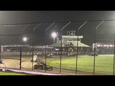 Features Wingless Sprints Lismore Speedway 26/12/2025