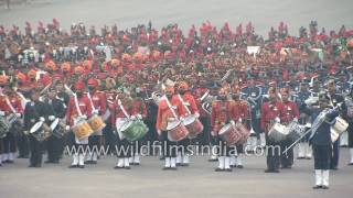 Indian martial bands play 'Sare Jahan Se acha Hindustan Hamara' : Beating Retreat Ceremony, Delhi