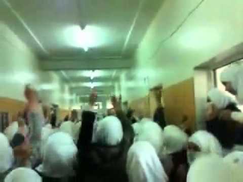 مظاهرة طلابية في مدرسة الشهيد هادي الجندي في مدينة حمص في ثلاثاء "فجر الحرية"