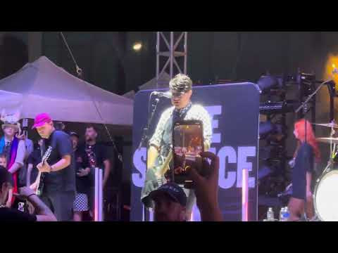 Hawthorne Heights - Niki Fm (Live in Council Bluffs)