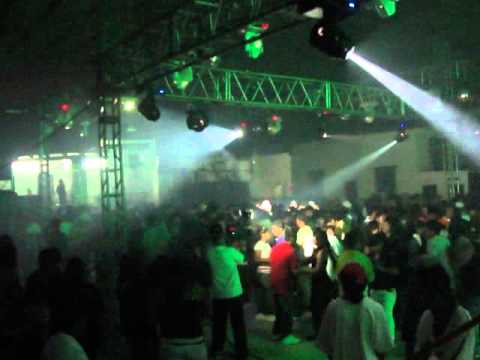 EL INGLEZITO CUANDO PIENZO EN TI 13 ANIV. DE SONIDO FANTOCHE 25-NOV-11 TLAPA GRO. ( ALFA RECORDS )