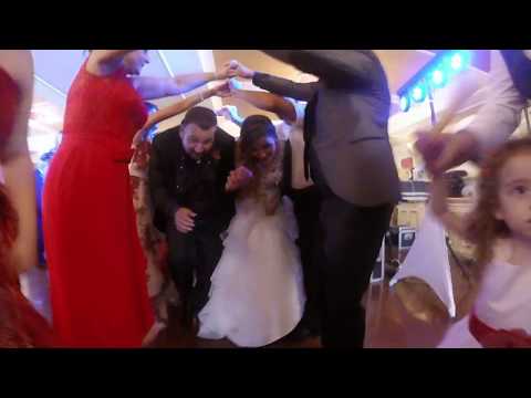 Sposi entrano Ballando - La Masseria - Ingresso Divertente al Matrimonio Francesco Barattucci