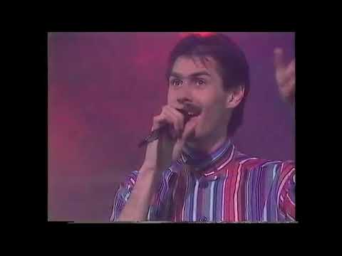 MC Mik@r       DJ Sv@n   Holid@y R@p